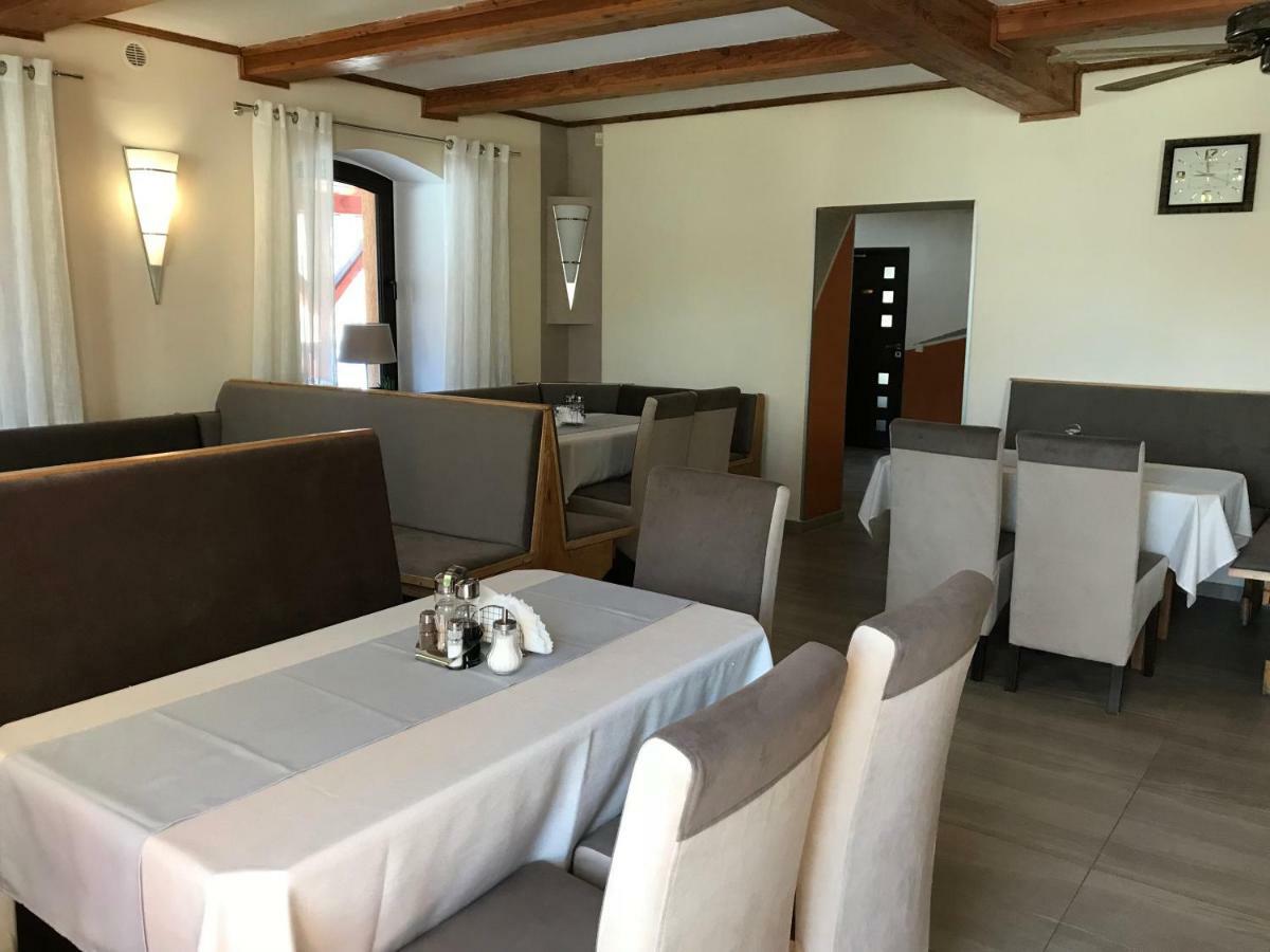 루드비코비체 클로드즈키 Restauracja Ibiza 아파트 호텔 외부 사진